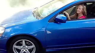 Youthful lady has pedal pumping day expectation whilst that babe arms overseas with sweethearts