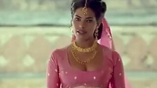 Supah-Splendid Indian gal had a supah super-fucking-hot ravage-out affair with a man who is not her husband
