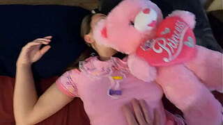 Miniature stepdaughter takes stepfather'_s creampie in her constricted muff