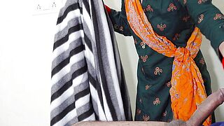 hawt Indian maid sucks weenie in entire Hindi audio