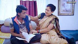 Desi Indian Sauteli Maa apne chhote bete ko Chodne Ki training deti hai Utter Video