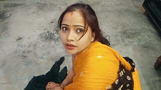 Kaamwali Bai ko akela pakar Malik ne chod dala Utter Clip