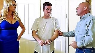 Smokin' Sexy Housewife Getting Penetrated Right There In The Cook-room