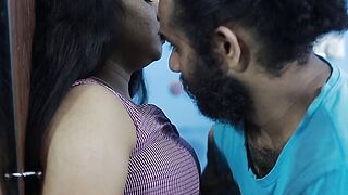 Saree affair sexy armpit lick, Vaishnavy and Sharun Raj sexy armpit take up with the tongue affair in saree, Mallu tandem saree armpit sexy kiss