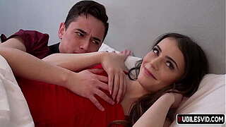 Kylie Quinn in Folk Kuchen S26-E1 Gaming Building With Stepbro